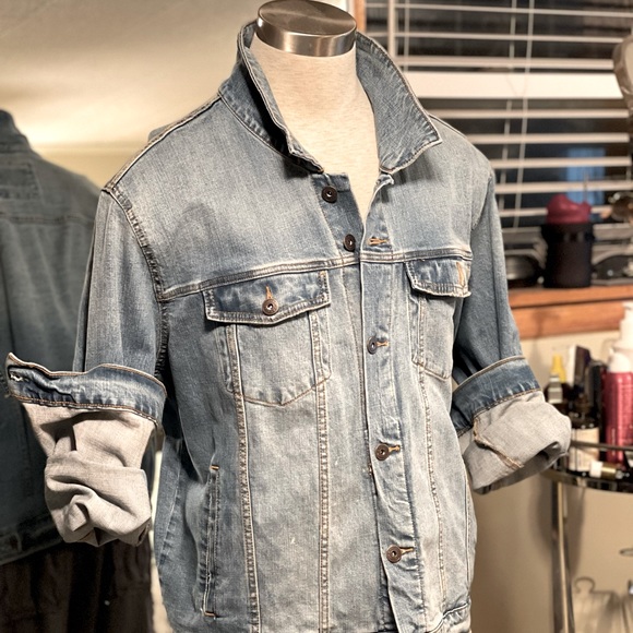 Goodiellow & Co. Men’s light blue trucker Jean jacket - Picture 2 of 6